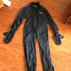 Men’s motorcycle rain suit, size large.